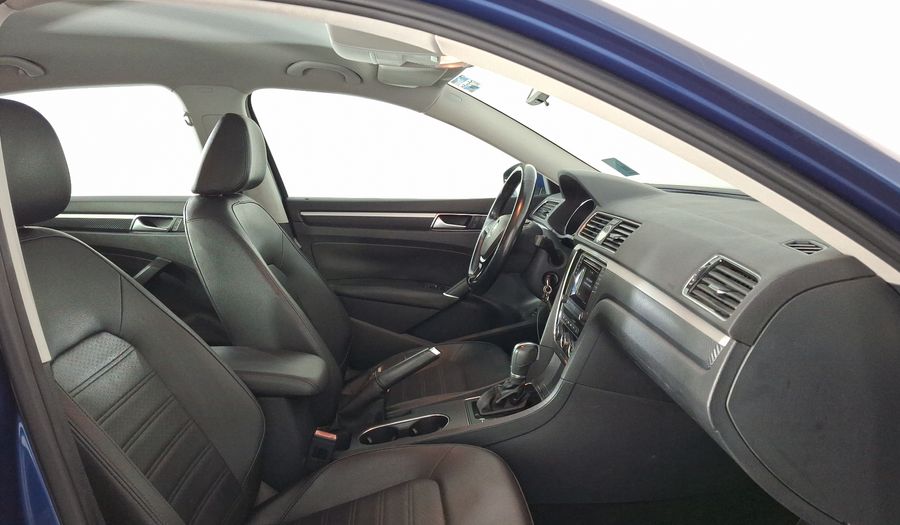 Volkswagen Passat 2.5 SPORTLINE Sedan 2016
