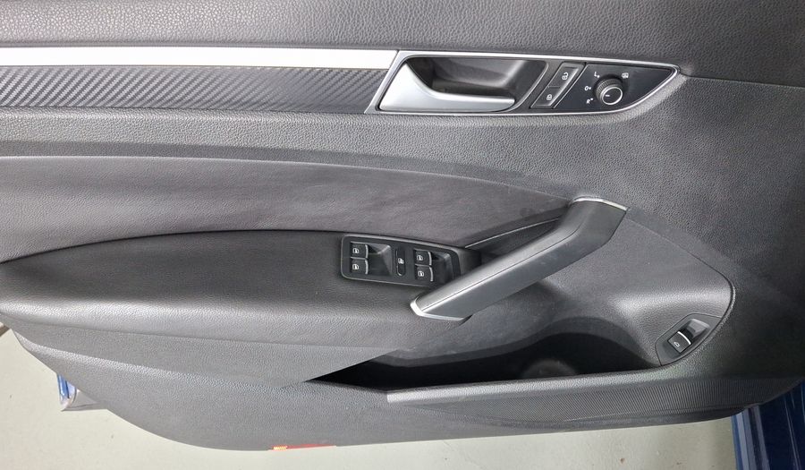 Volkswagen Passat 2.5 SPORTLINE Sedan 2016