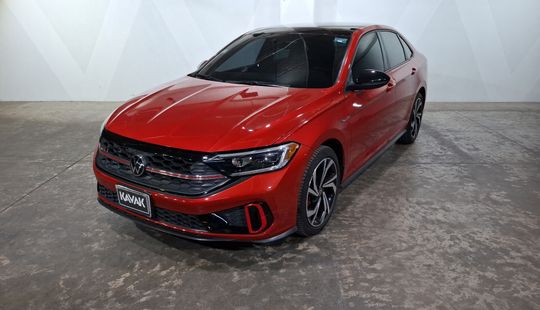 Volkswagen • Jetta