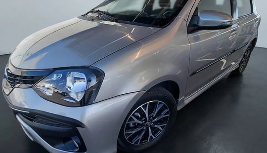 Toyota • Etios