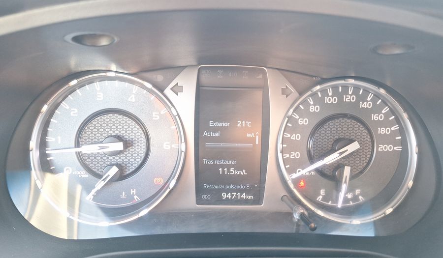 Toyota Hilux 2.4D SR Pickup 2022