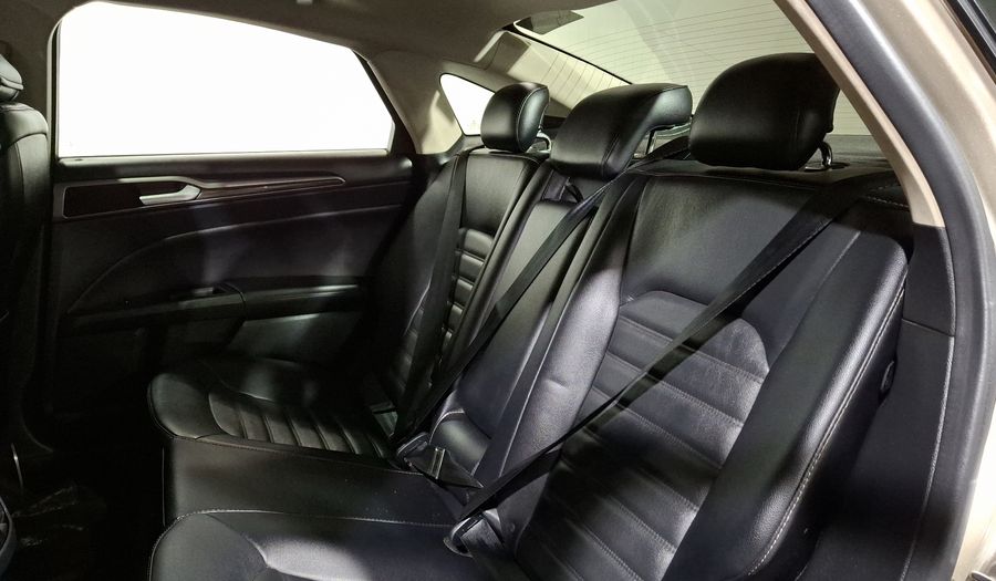 Ford Fusion 2.0 GTDI SE LUXURY PLUS NAV AT Sedan 2017