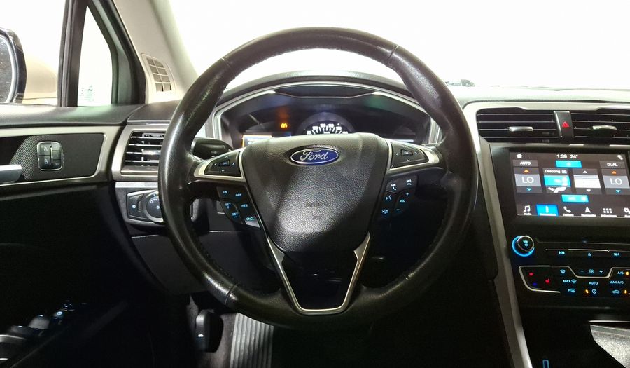 Ford Fusion 2.0 GTDI SE LUXURY PLUS NAV AT Sedan 2017