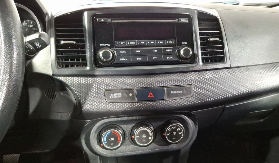 Mitsubishi Lancer 2.0 DE ABS & AC Sedan 2014