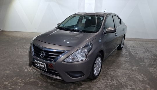 Nissan • Versa