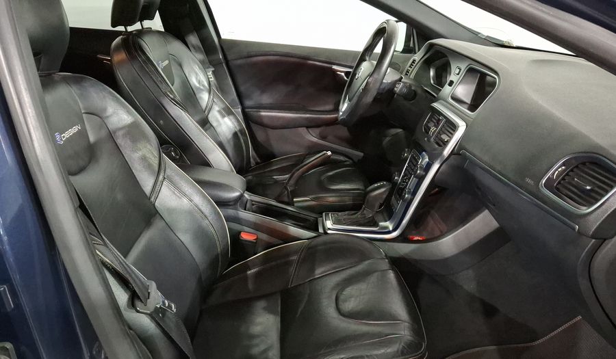 Volvo V40 2.0 R-DESIGN Hatchback 2014