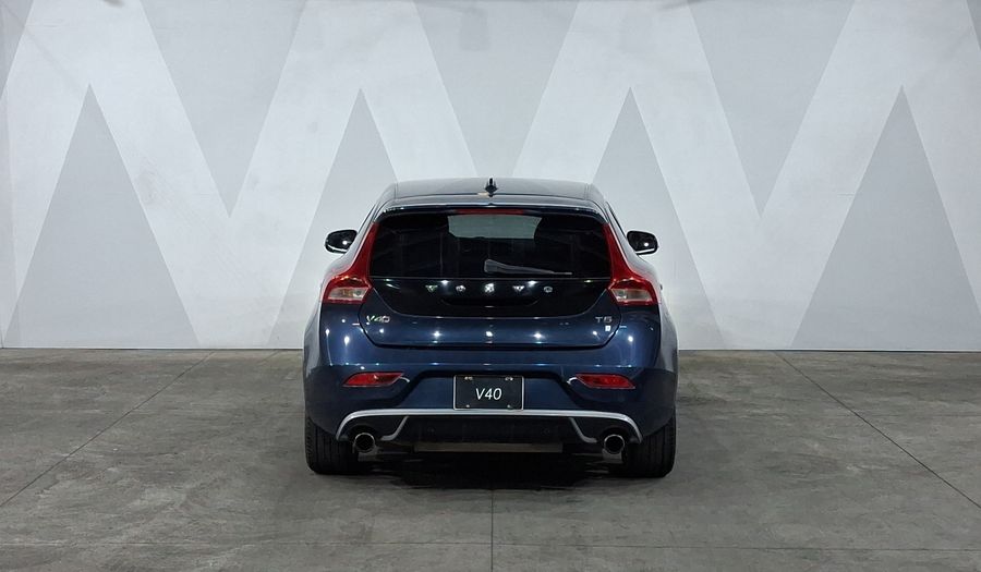 Volvo V40 2.0 R-DESIGN Hatchback 2014