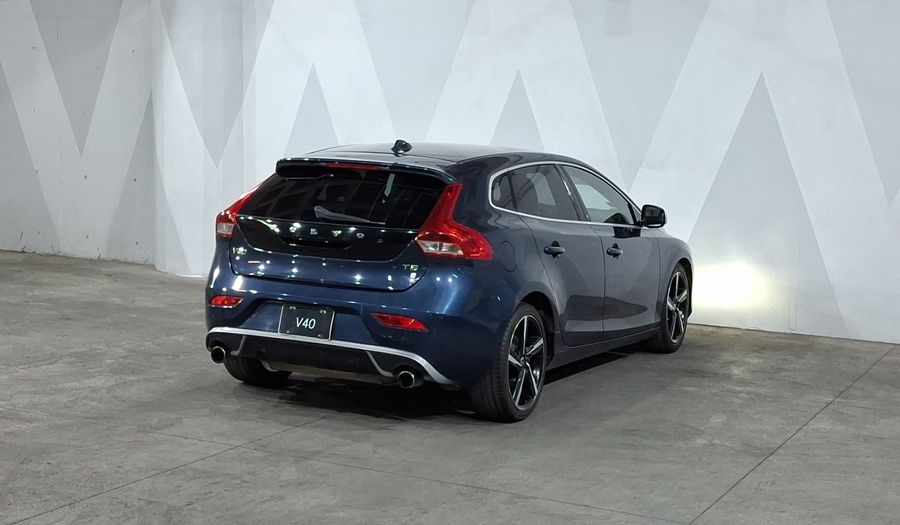 Volvo V40 2.0 R-DESIGN Hatchback 2014