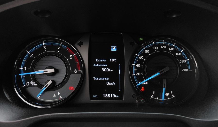 Toyota Hilux 2.8 TDI CONQUEST AUTO 4WD C/D Pickup 2023