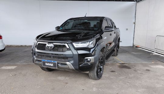 Toyota • Hilux