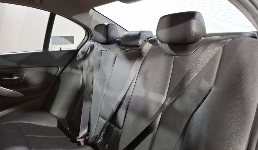 Bmw Serie 3 2.0 320IA Sedan 2015