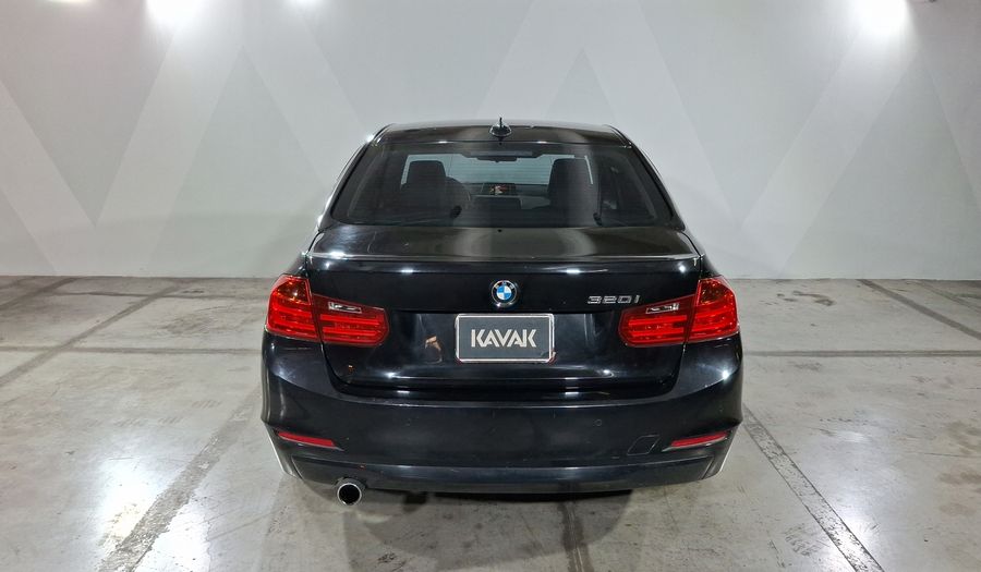 Bmw Serie 3 2.0 320IA Sedan 2015