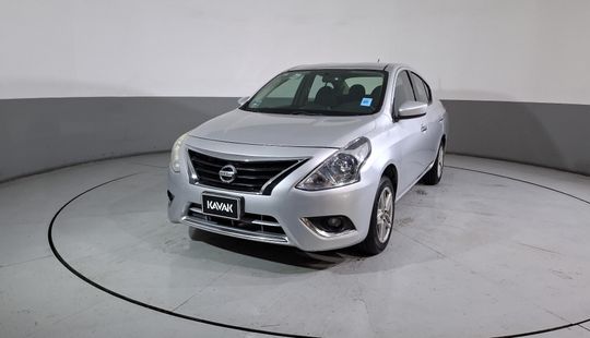 Nissan • Versa