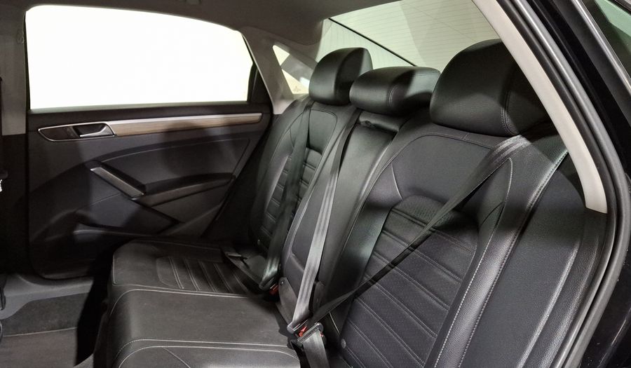 Volkswagen Passat 2.5 SPORTLINE Sedan 2017