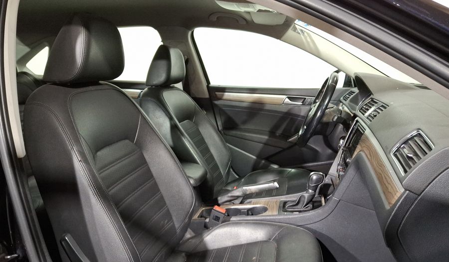 Volkswagen Passat 2.5 SPORTLINE Sedan 2017