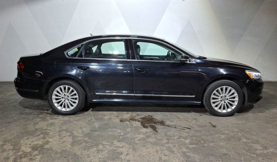 Volkswagen Passat 2.5 SPORTLINE Sedan 2017