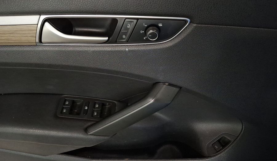 Volkswagen Passat 2.5 SPORTLINE Sedan 2017