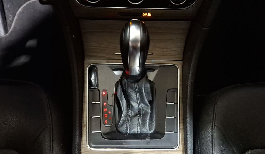 Volkswagen Passat 2.5 SPORTLINE Sedan 2017