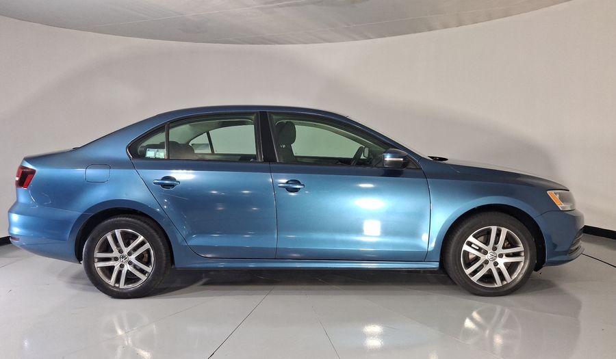 Volkswagen Jetta 2.5 TRENDLINE MT Sedan 2016