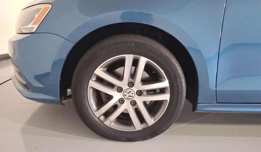 Volkswagen Jetta 2.5 TRENDLINE MT Sedan 2016