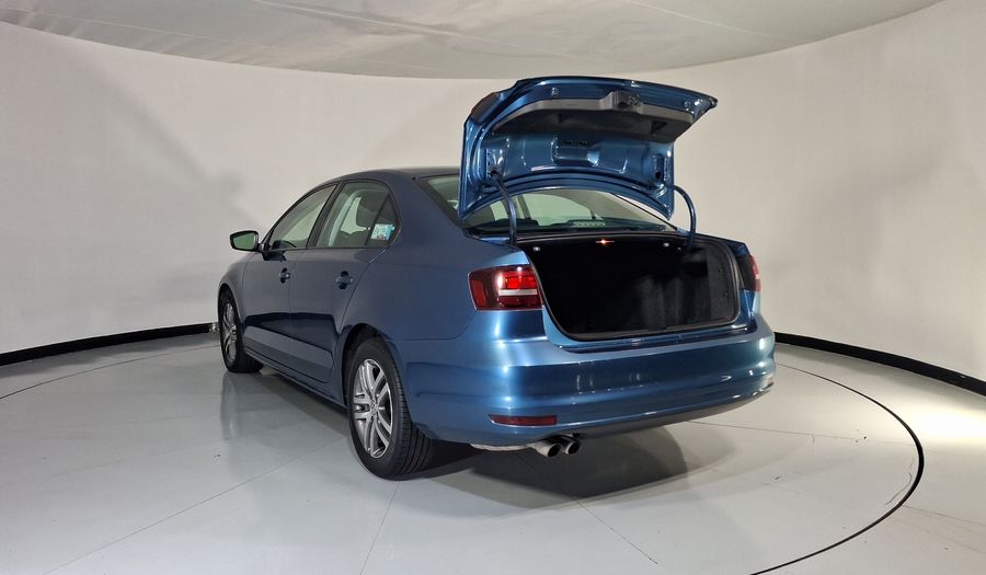 Volkswagen Jetta 2.5 TRENDLINE MT Sedan 2016