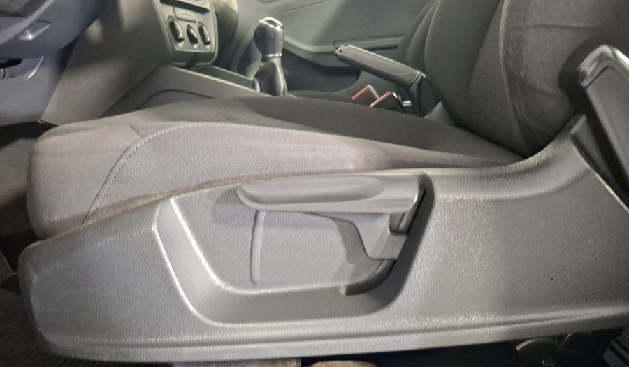 Volkswagen Jetta 2.5 TRENDLINE MT Sedan 2016