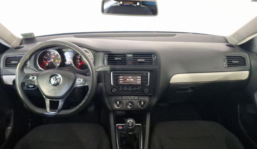 Volkswagen Jetta 2.5 TRENDLINE MT Sedan 2016