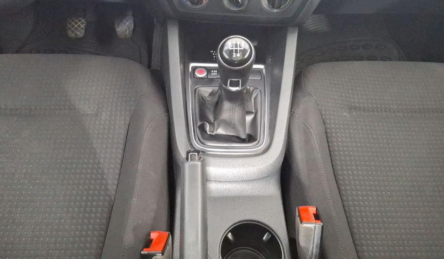 Volkswagen Jetta 2.5 TRENDLINE MT Sedan 2016