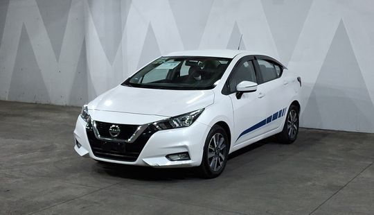 Nissan • Versa