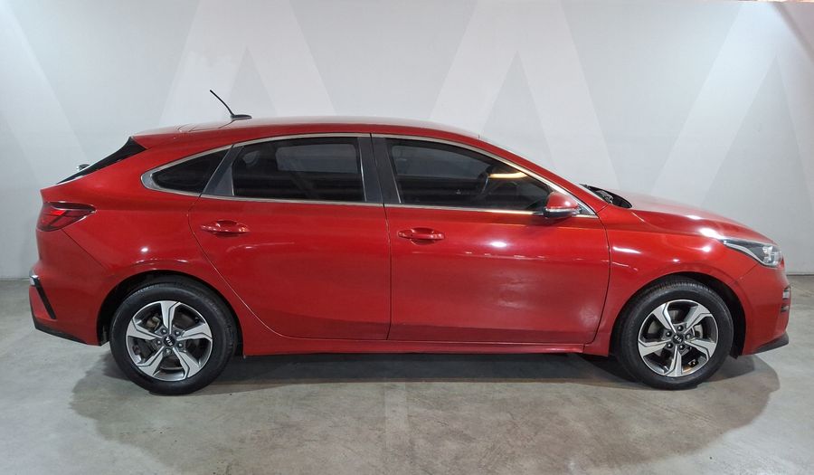 Kia Forte 2.0 EX IVT Hatchback 2020