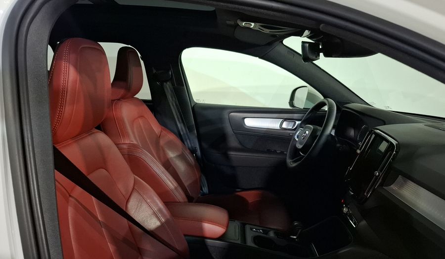 Volvo Xc40 2.0 T5 MOMENTUM AUTO 4WD Suv 2020