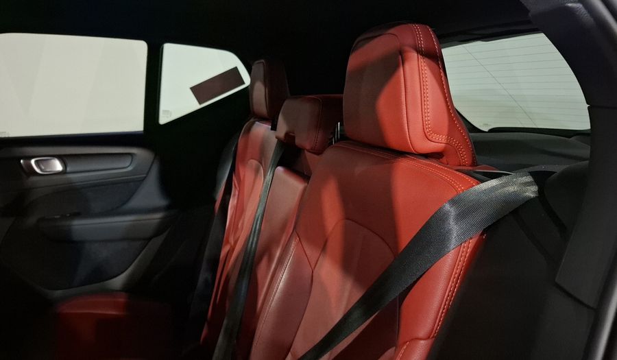 Volvo Xc40 2.0 T5 MOMENTUM AUTO 4WD Suv 2020