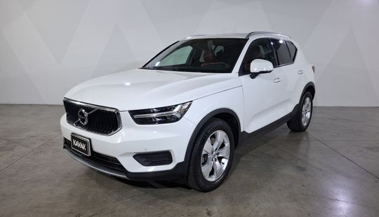 Volvo • XC40