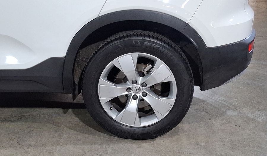 Volvo Xc40 2.0 T5 MOMENTUM AUTO 4WD Suv 2020