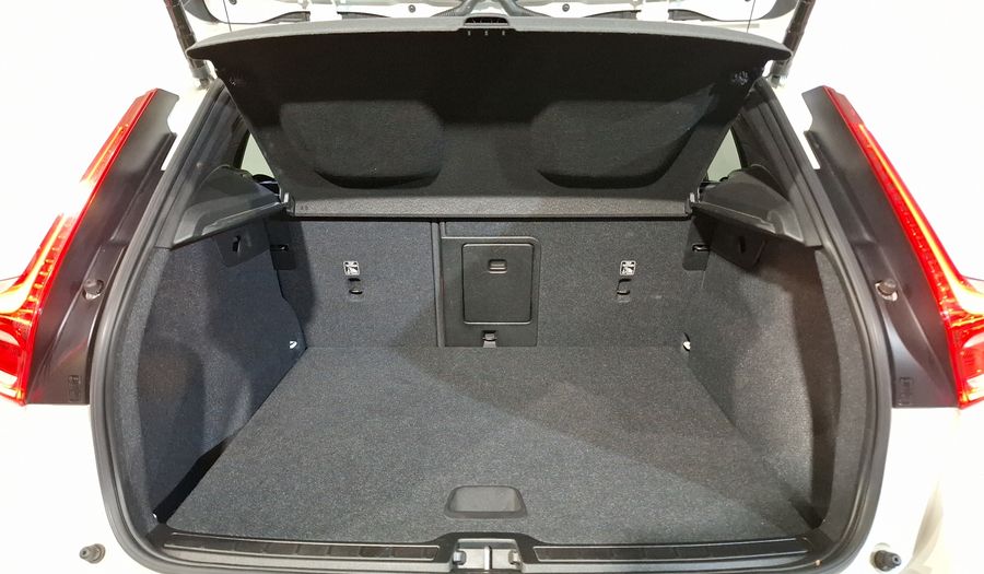 Volvo Xc40 2.0 T5 MOMENTUM AUTO 4WD Suv 2020