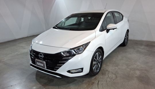 Nissan • Versa
