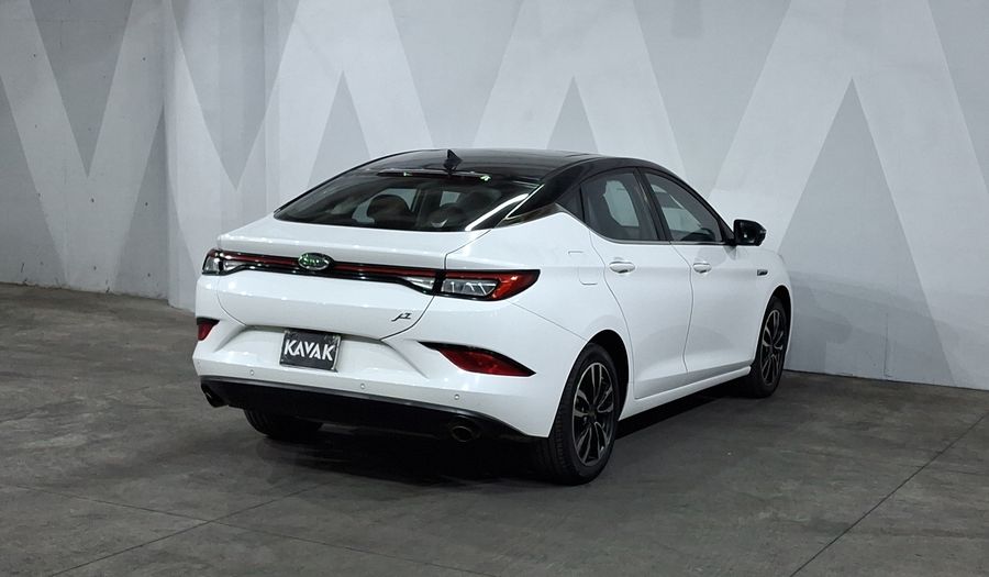 Jac J7 1.5 LIMITED CVT Hatchback 2021