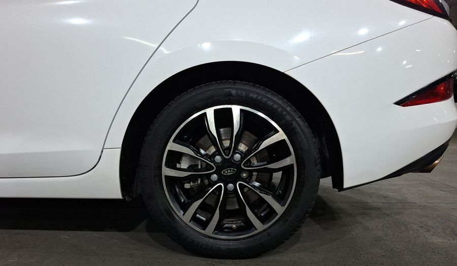 Jac J7 1.5 LIMITED CVT Hatchback 2021