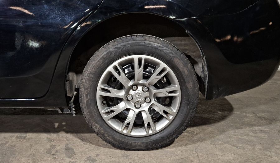 Toyota Corolla 1.8 BASE CVT Sedan 2015