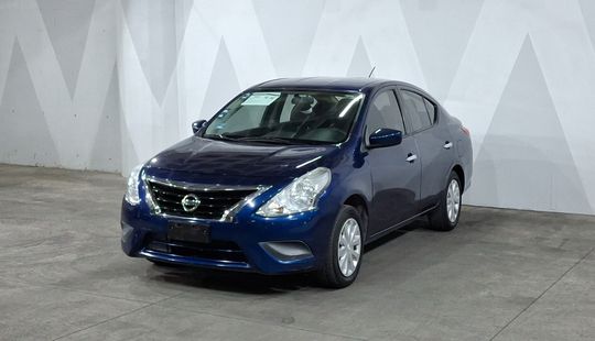 Nissan • Versa