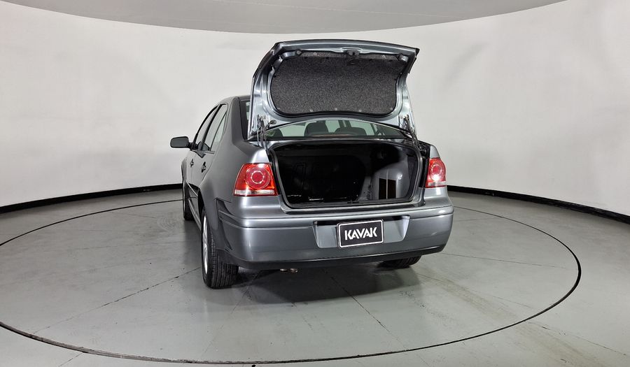 Volkswagen Jetta Clasico 2.0 CL TEAM MT Sedan 2012