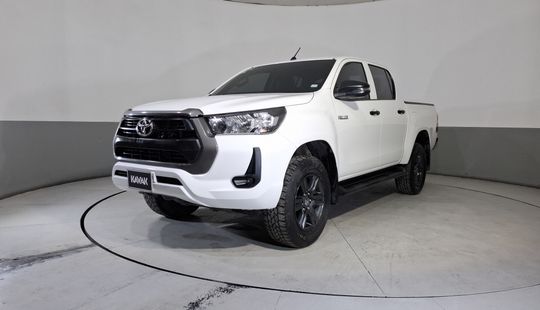 Toyota • Hilux