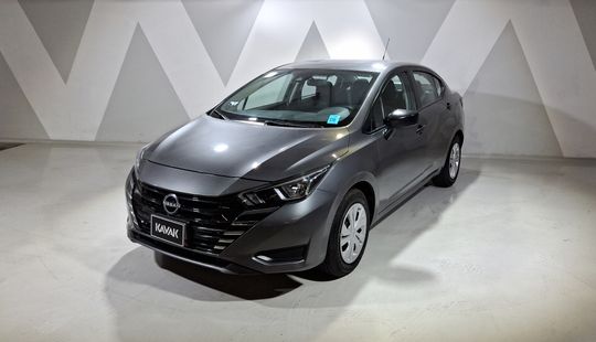 Nissan • Versa