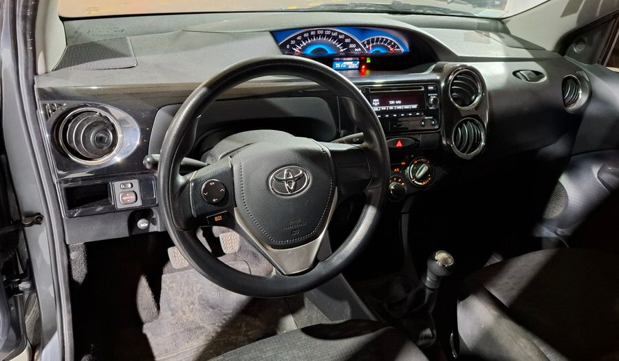 Toyota Etios 1.5 XS Sedan 2015
