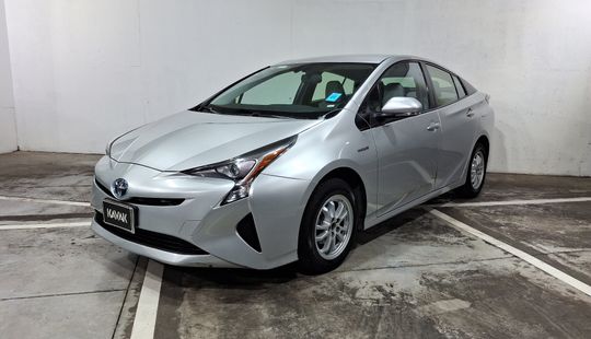 Toyota • Prius