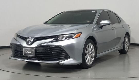 Toyota • Camry