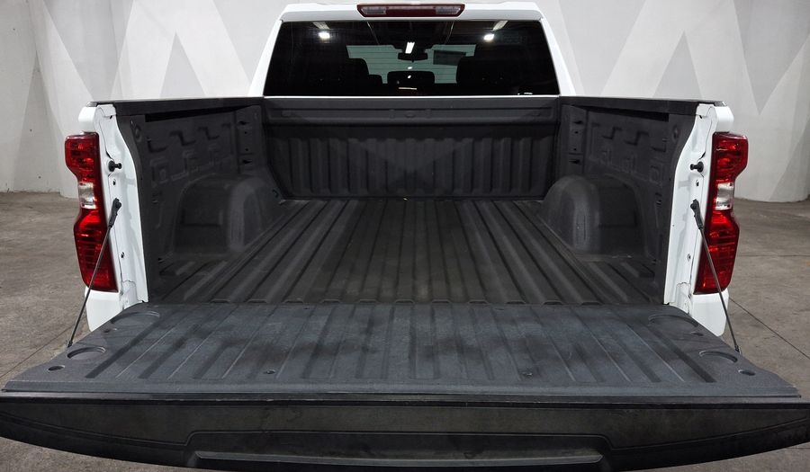 Chevrolet Silverado 1500 5.3 SILVERADO CUSTOM K AUTO 4WD Pickup 2023