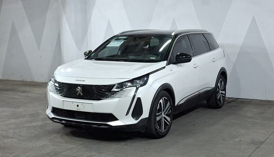 Peugeot • 5008