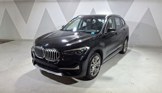 2021 • 79,176 km • Automático