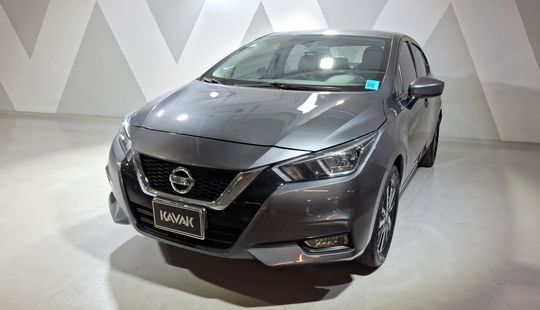 Nissan • Versa